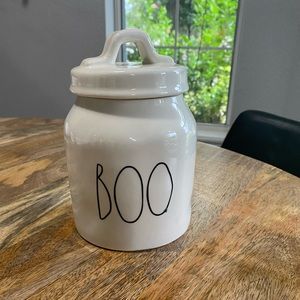 Boo canister
